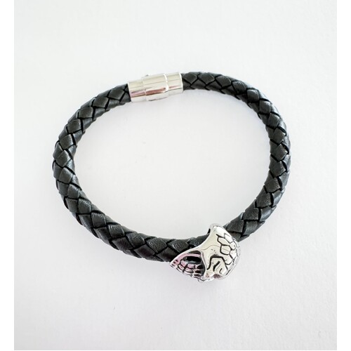 BLACK LEATHER BRACELET WITH SKULL